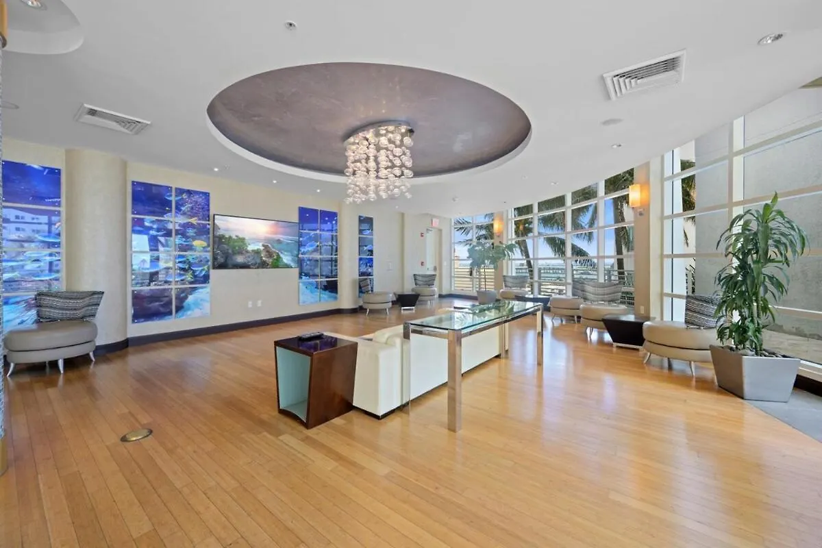 Luxury Living In Downtown * Miami