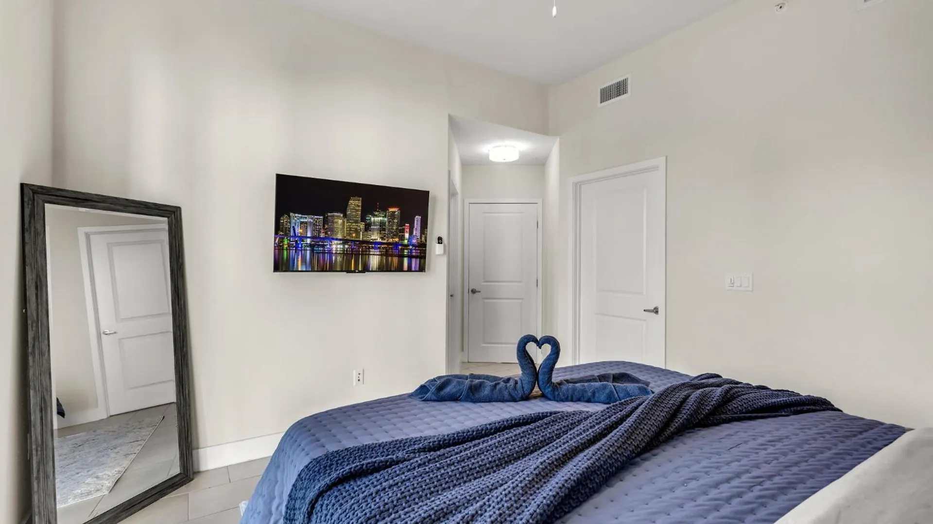 Apartment Luxury 2br With Views On Biscayne Blvd Miami
