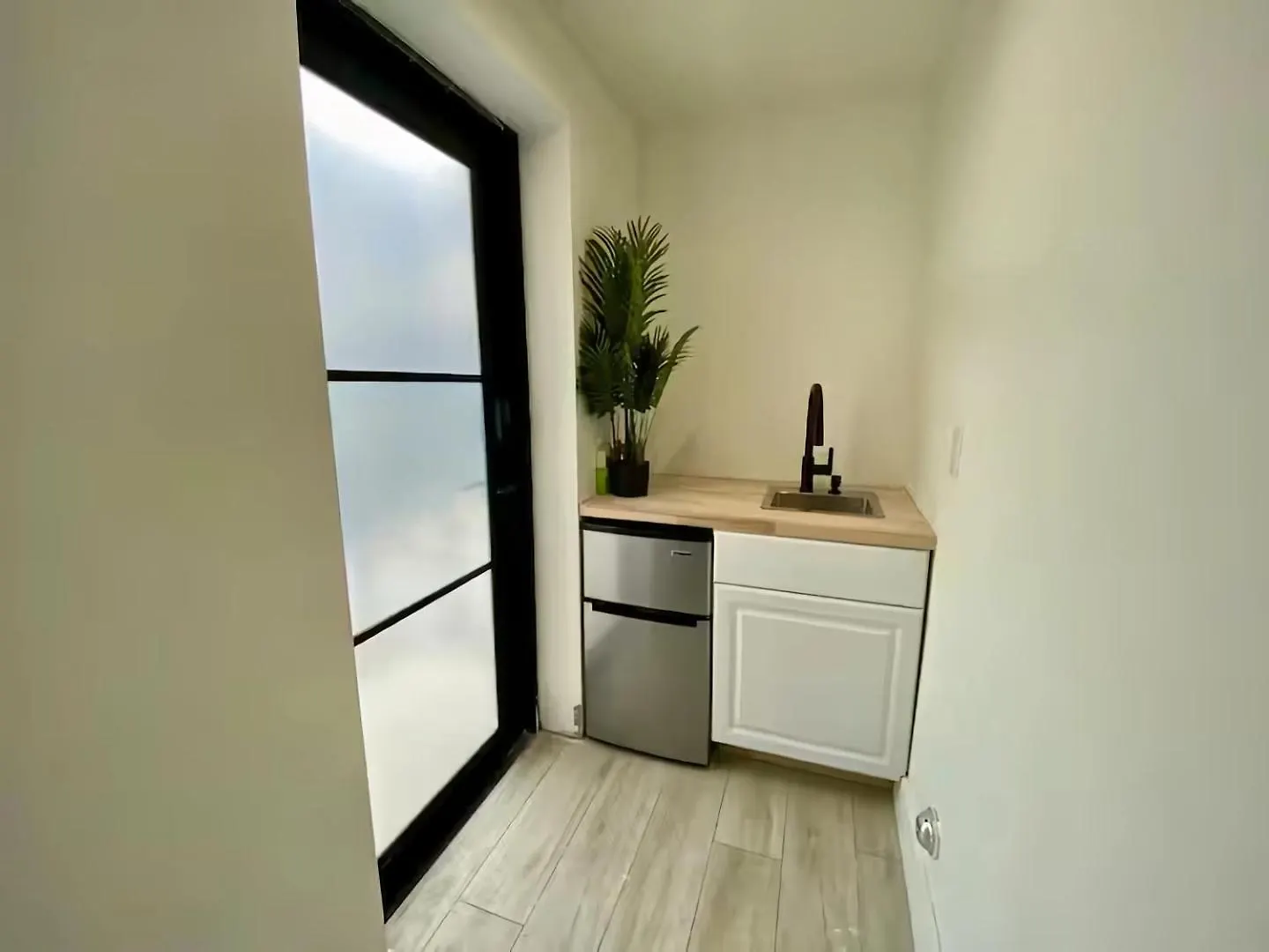 Private At Apartment *
