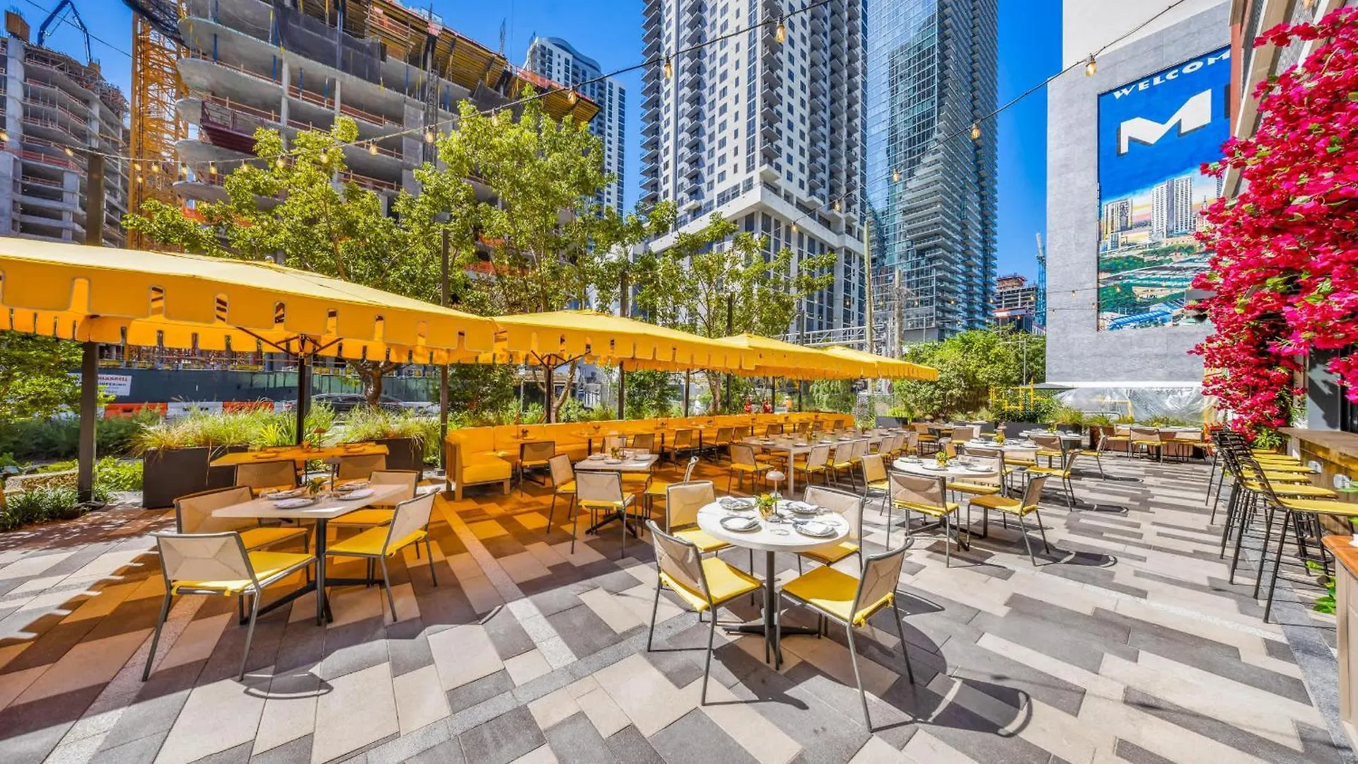 Elegant Downtown Living 1br With Views Apartment *
