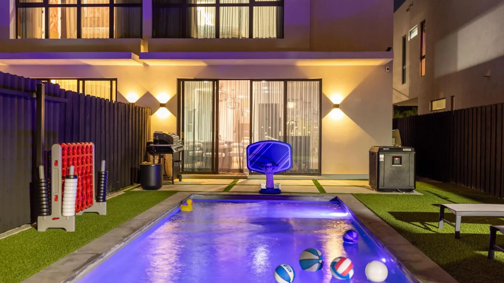 4br Paris Style Heated Pool New Build Miami