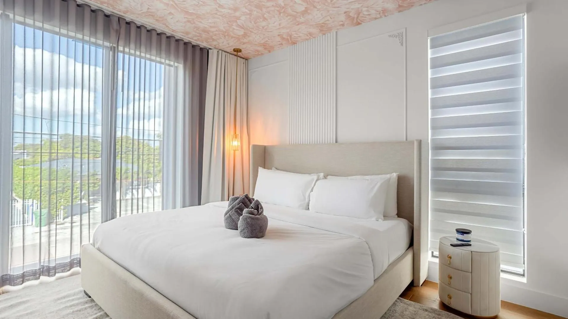 4br Paris Style Heated Pool New Build Dom wakacyjny