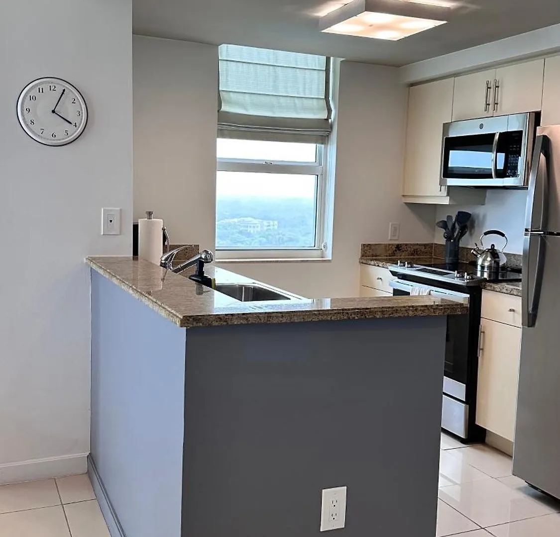 Breathtaking Direct Bay Views 2 Bedroom With Parking Διαμέρισμα
