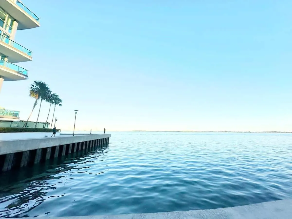 Stylish Brickell 2bd2br Pool Gym Miami