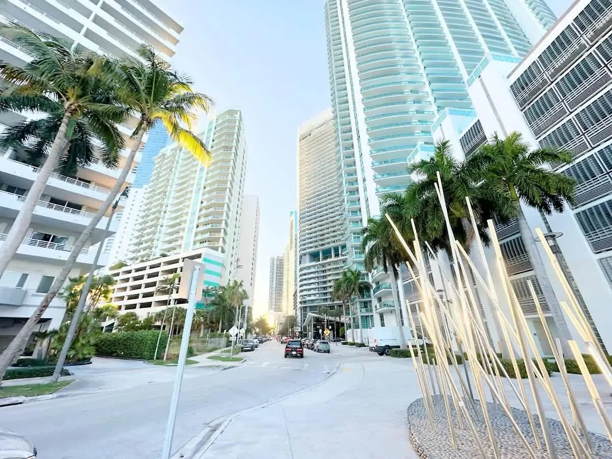 Stylish Brickell 2bd2br Pool Gym * Miami
