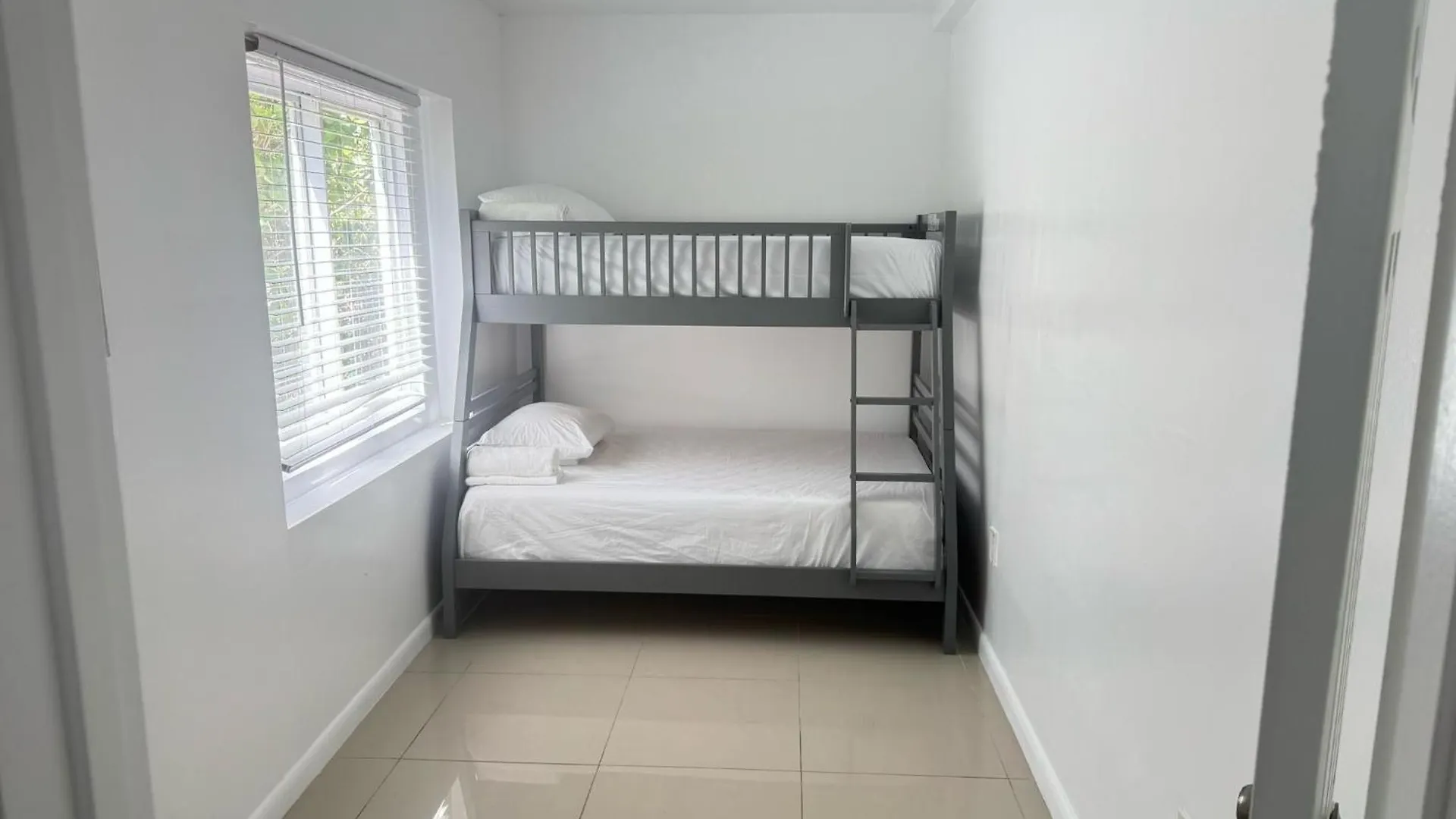 Renzzi Aparthotel *
