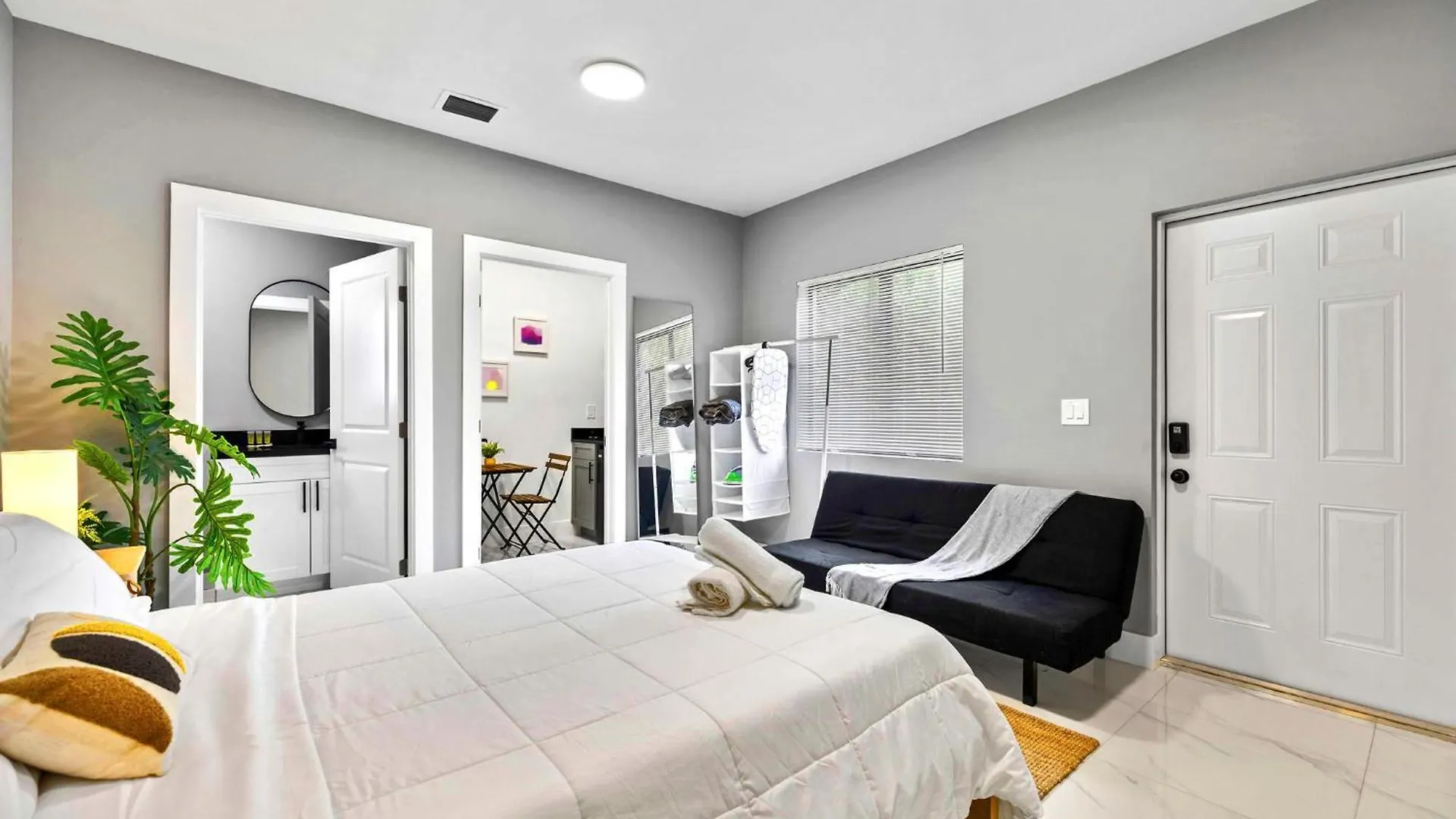 Apartmán Spacious W Parking Free *