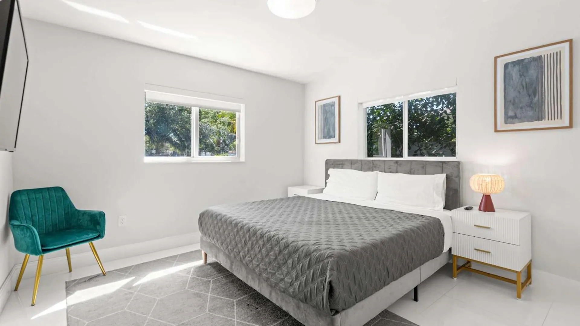 Spacious Retreat Sleeps 12 Private Pool Fire Pit Miami