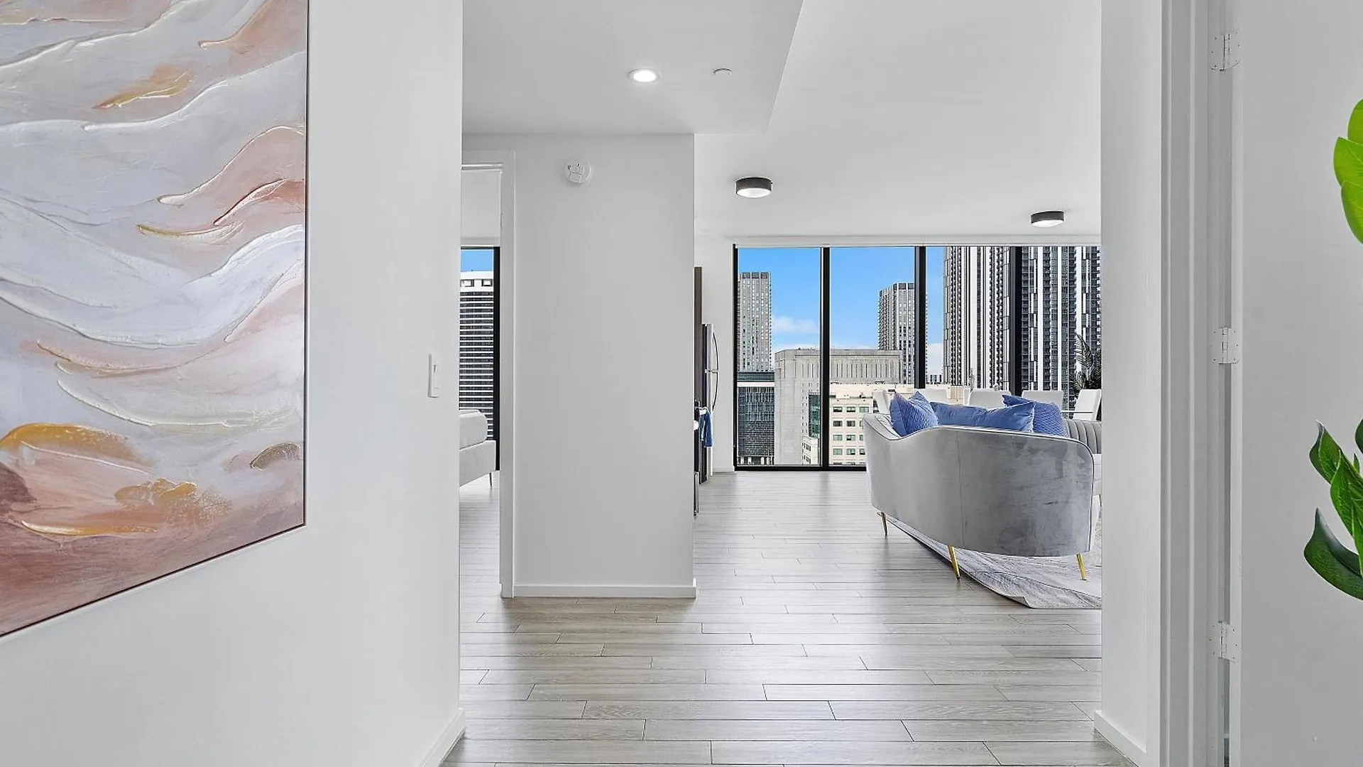 New! X Lounge V - High-rise With Rooftop Pool In Downtown Aparthotel