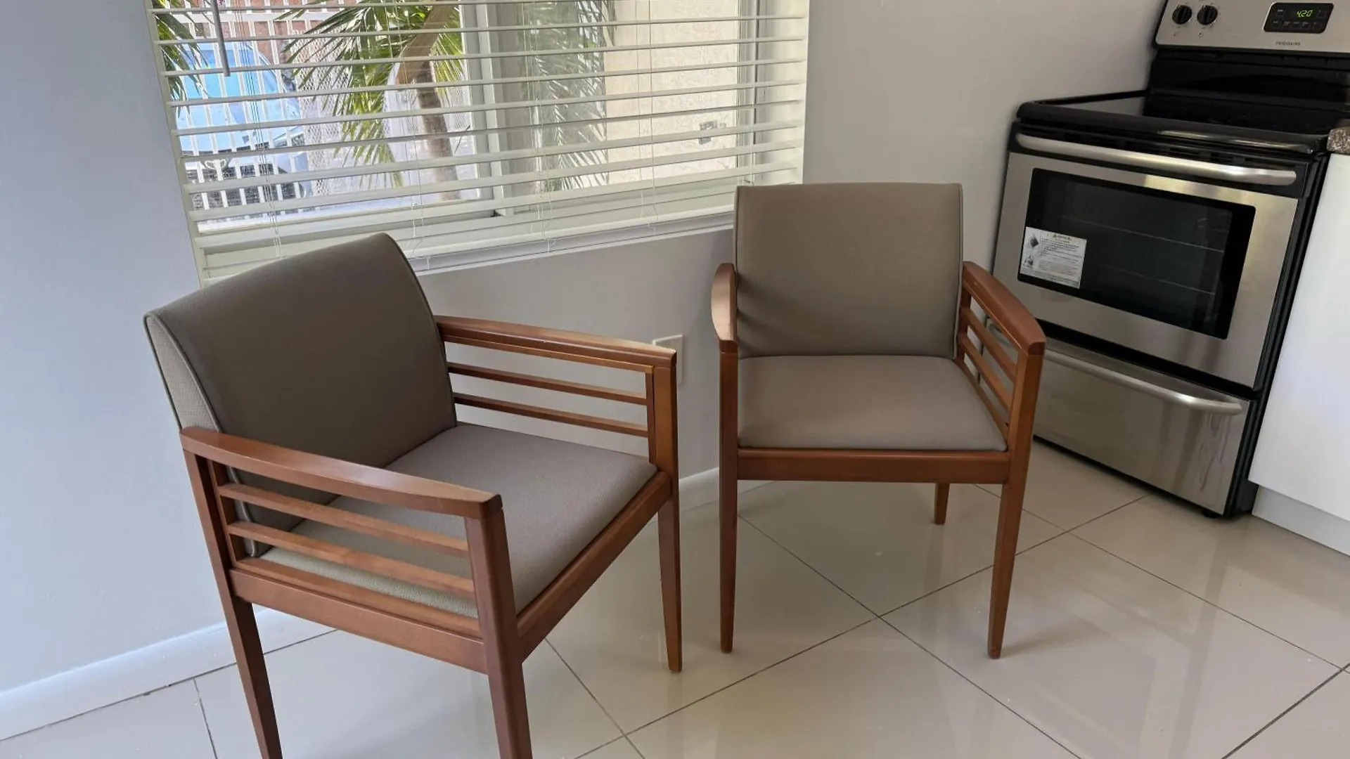 Renzzi Aparthotel Miami