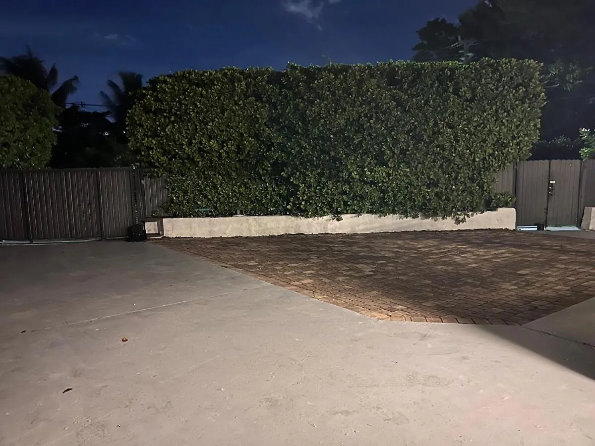 וילה River Villa-pool, Hot Tub, Dock, Big Garden