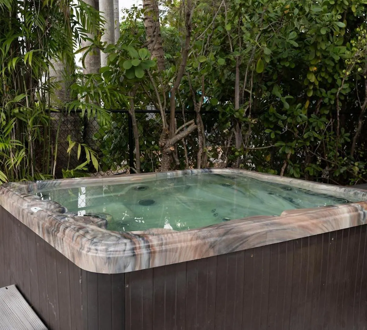River Villa-pool, Hot Tub, Dock, Big Garden וילה *