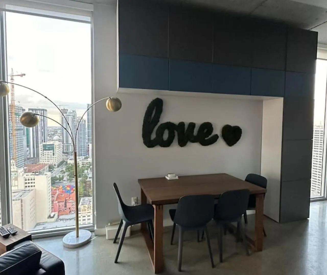 Luxury Loft 270 Views, Rooftop Pool, Parking