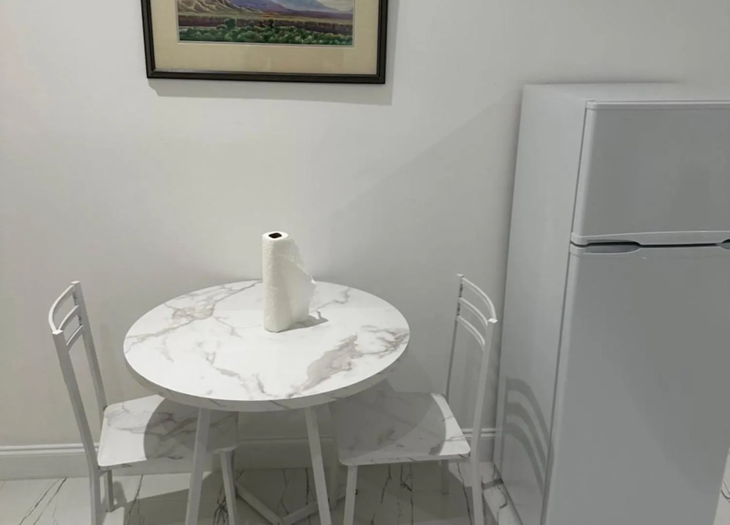 The White And Back Appartement