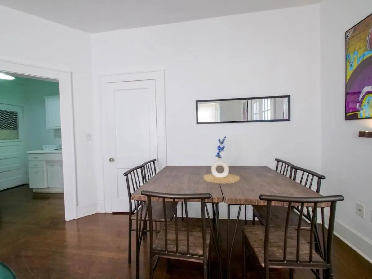 Unique Stylish 2-bedroom Getaway