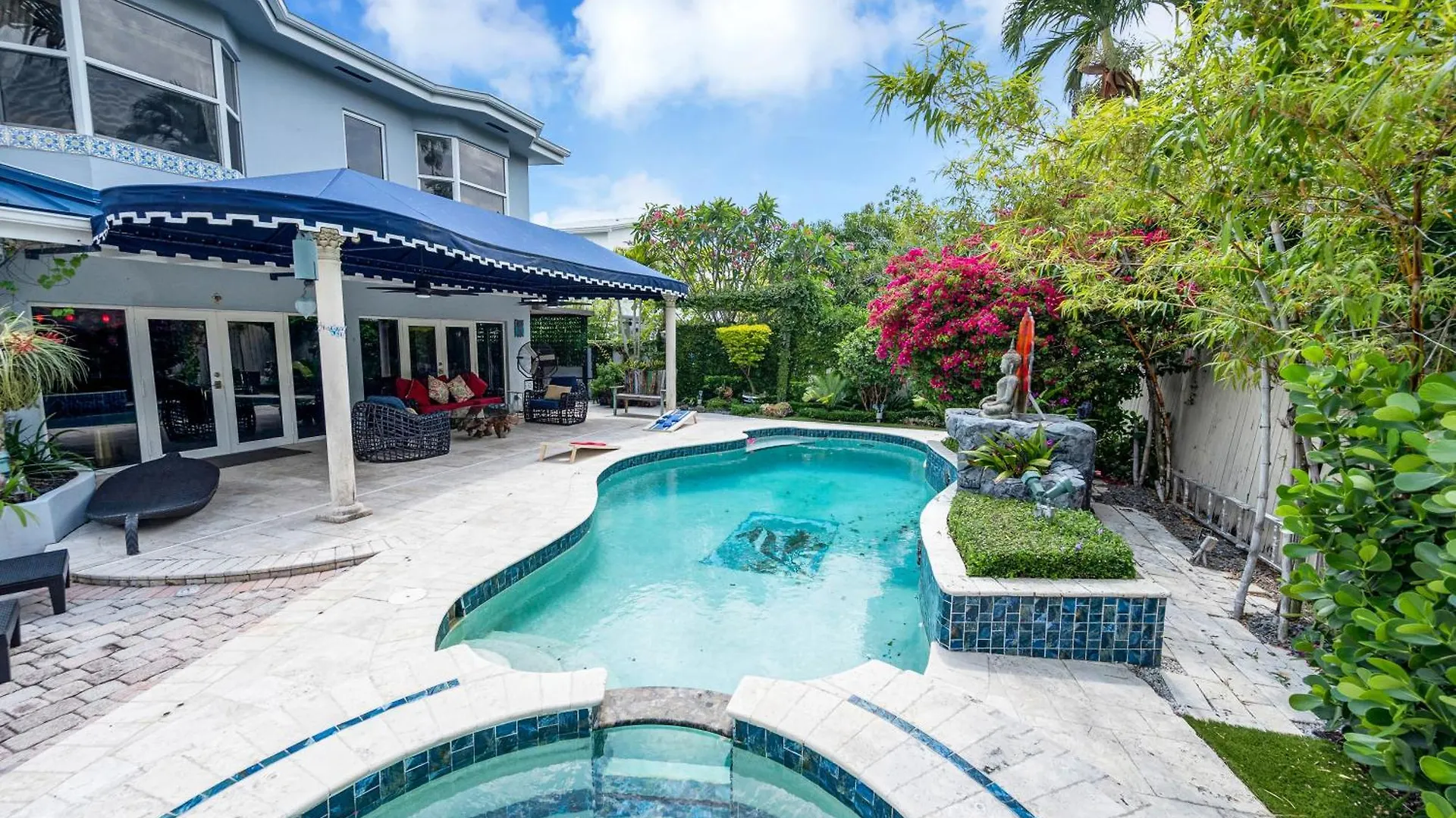 Magnificent Tropical Pool Southbrickell Holiday home