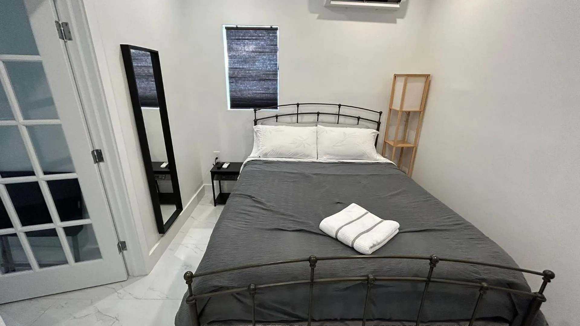 Gorgeous Private Room, Near The Airport - Free Parking - 02 * Miami