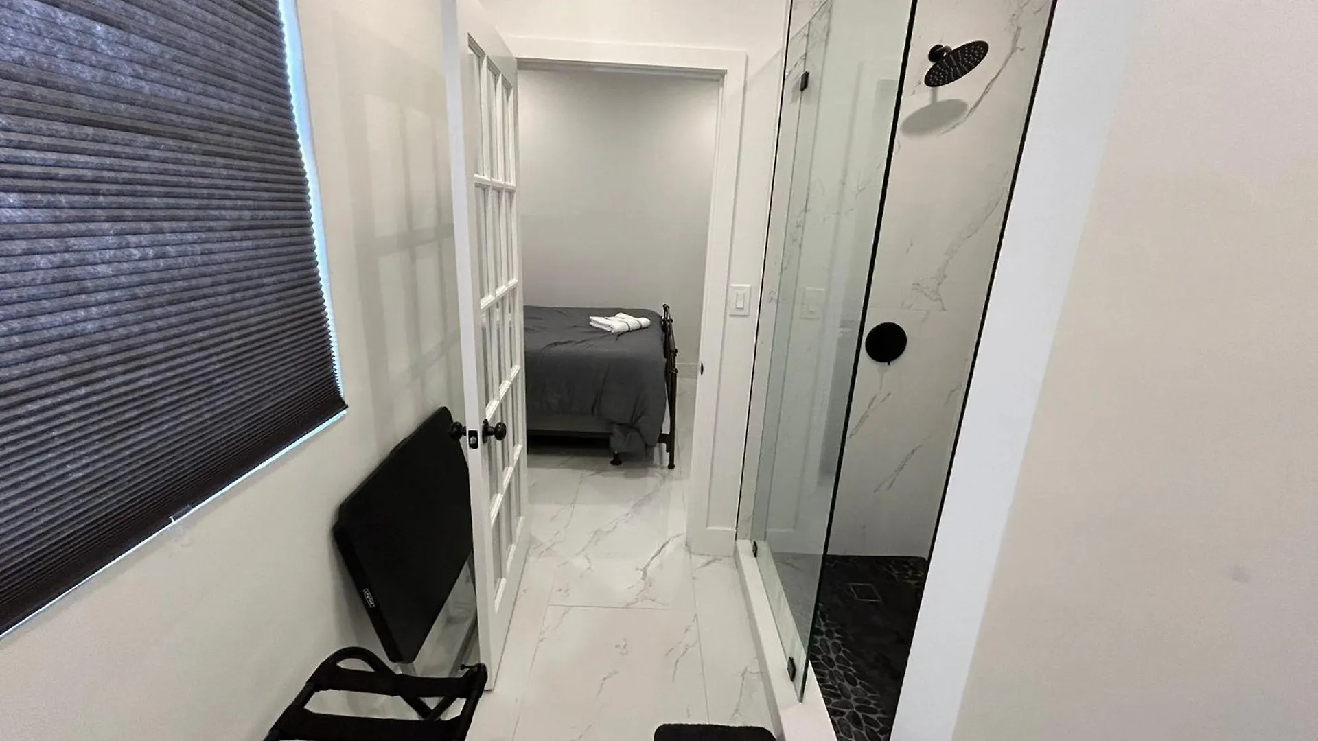 Homestay Gorgeous Private Room, Near The Airport - Free Parking - 02