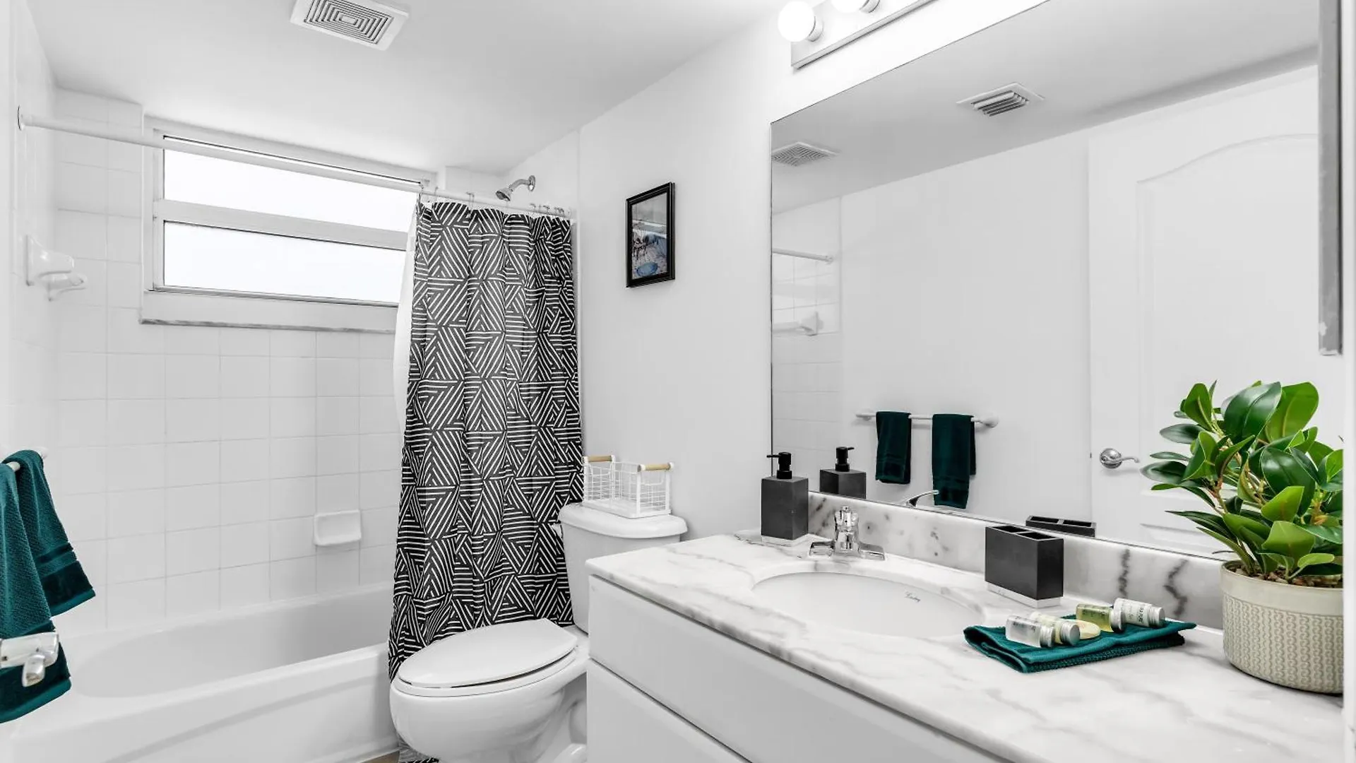 Appartement 2 Bed With A Pool & Gym- Free Garage Parking *
