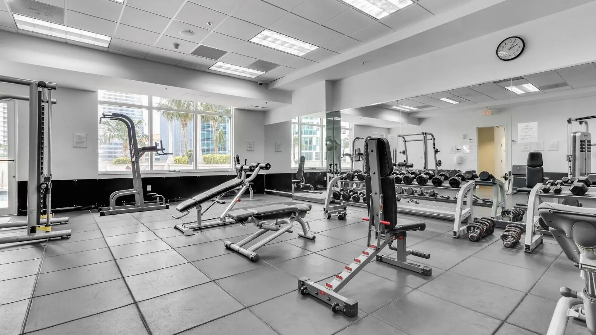Appartement 2 Bed With A Pool & Gym- Free Garage Parking Miami