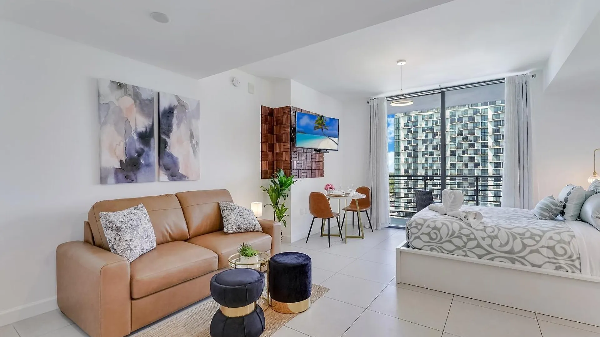 Stylish With Pool View At The Heart Of Downtown Doral 公寓 *