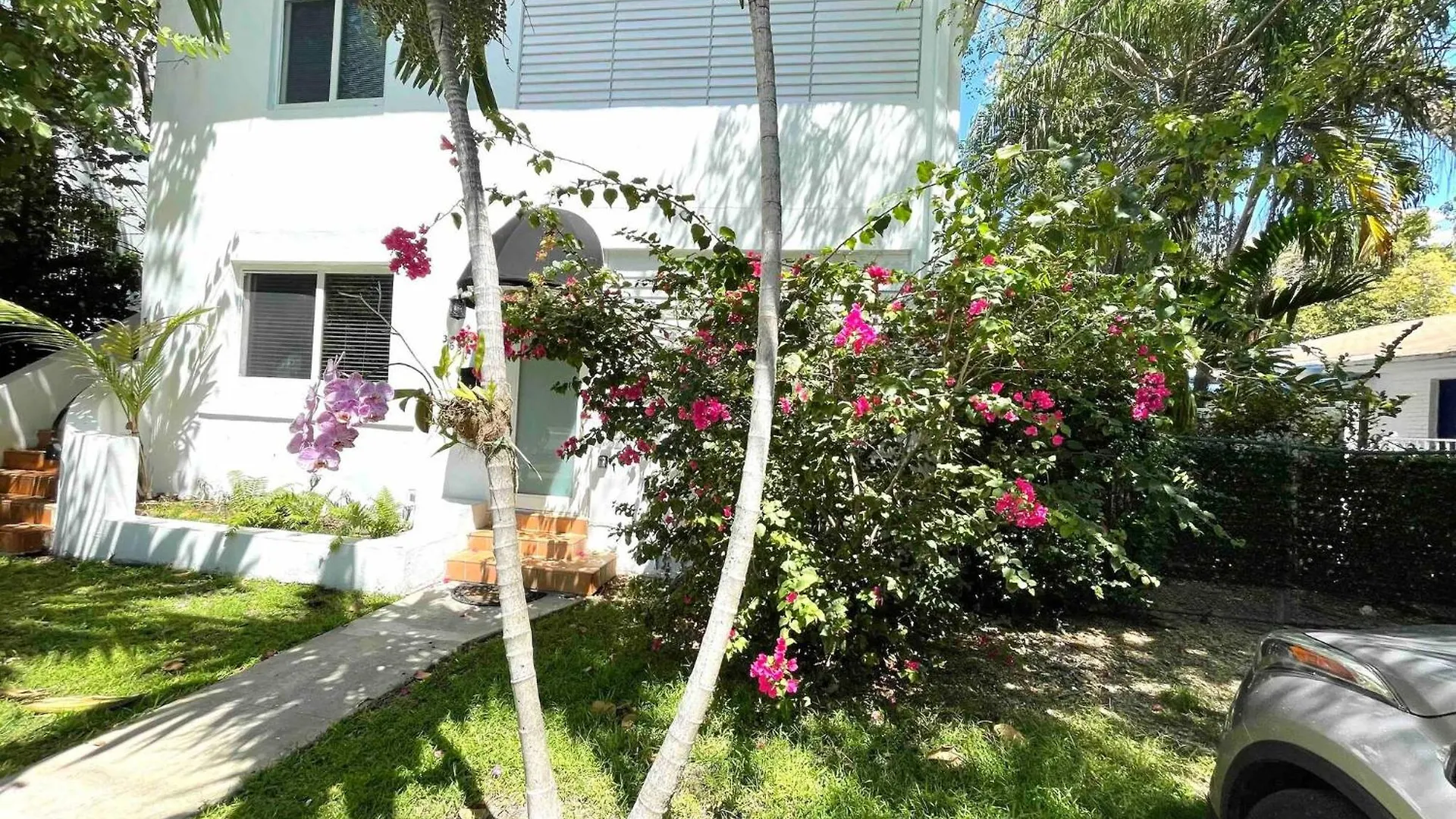 3 Bedroom With Backyard Oasis Daire