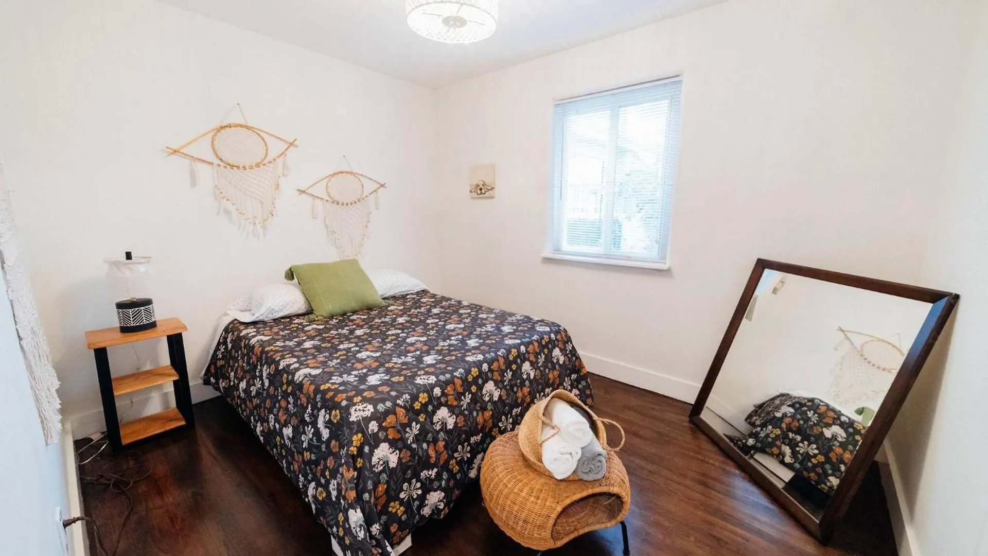 3 Bedroom With Backyard Oasis * Miami