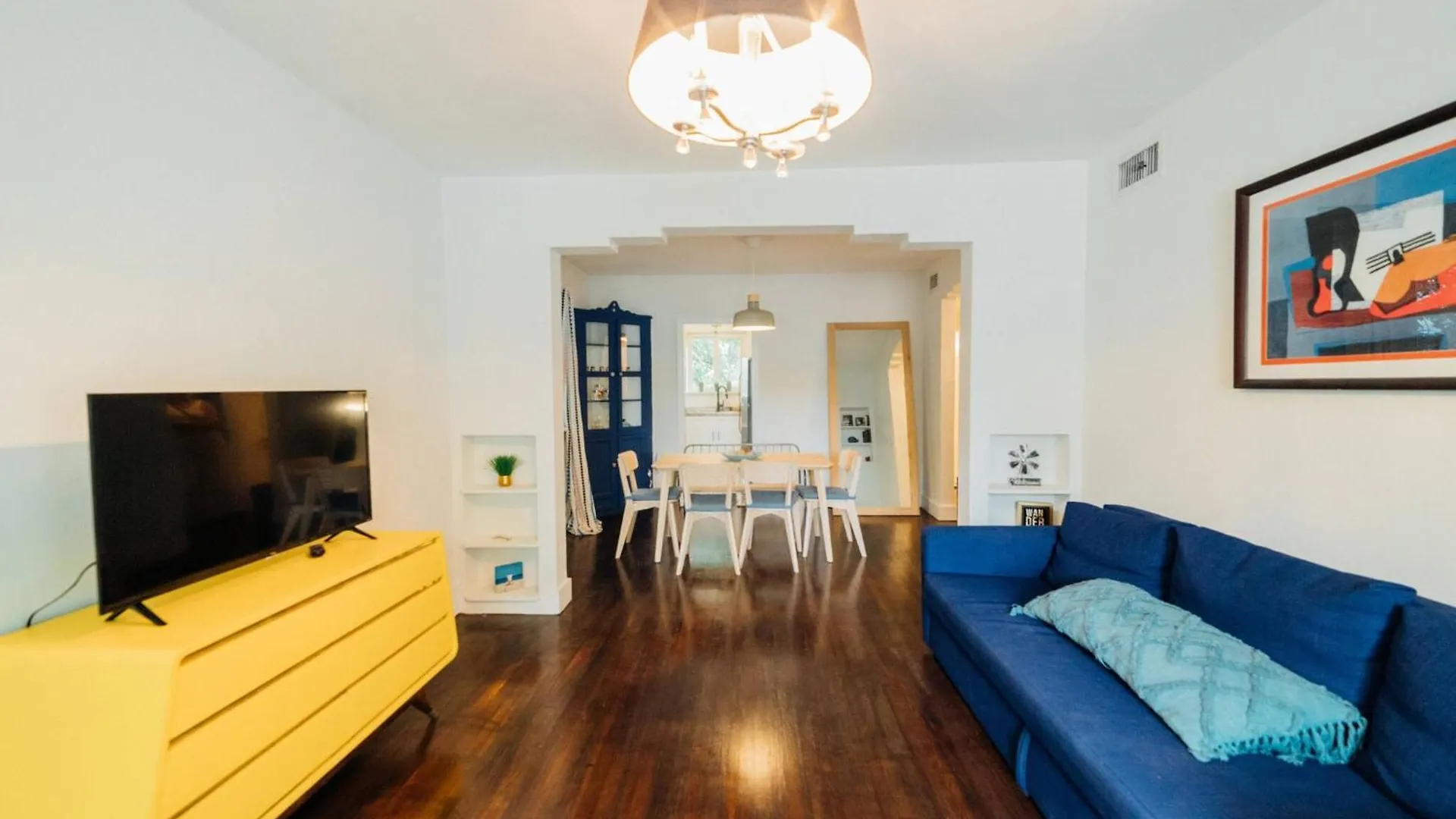 Daire 3 Bedroom With Backyard Oasis