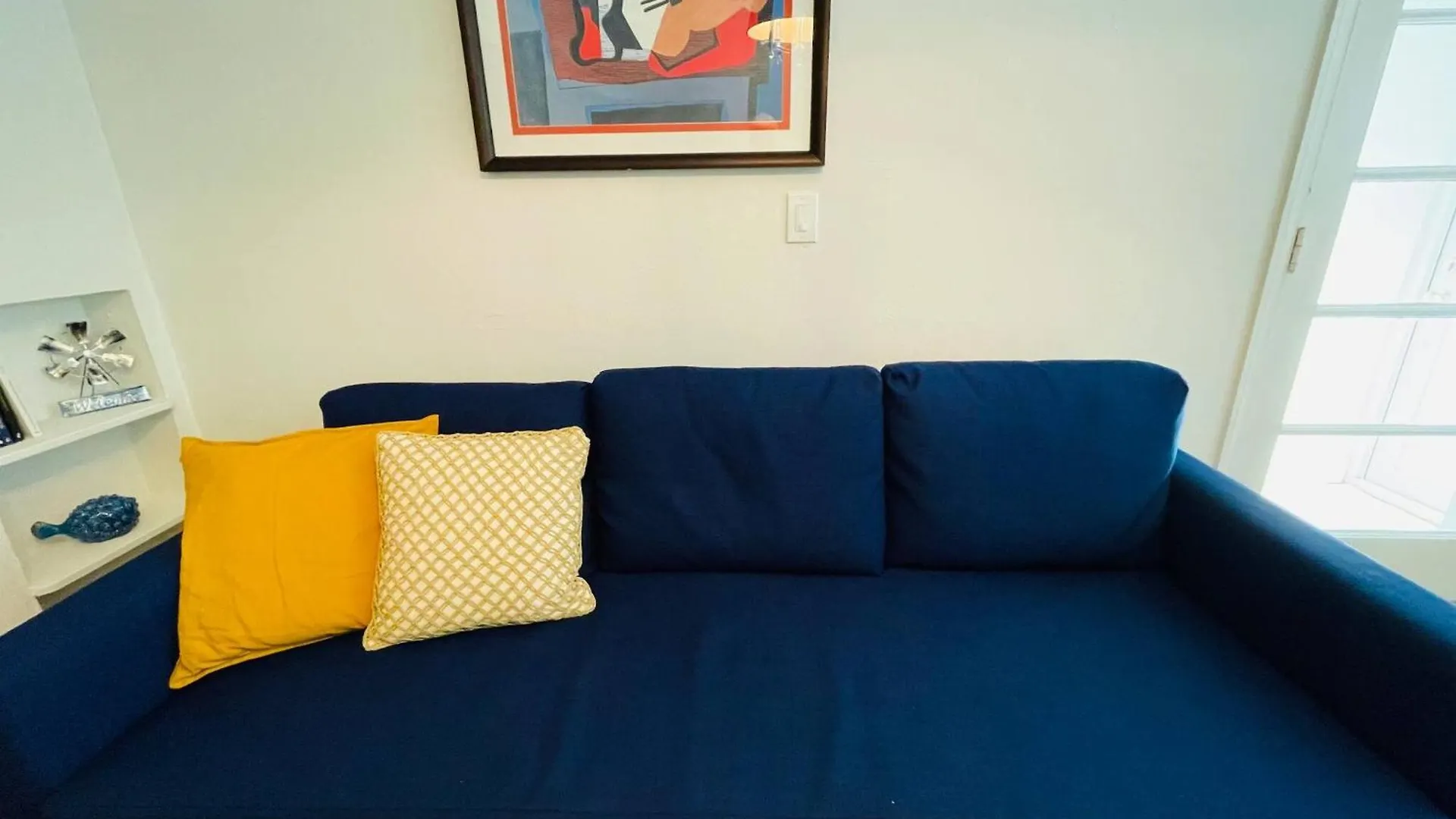 3 Bedroom With Backyard Oasis Miami
