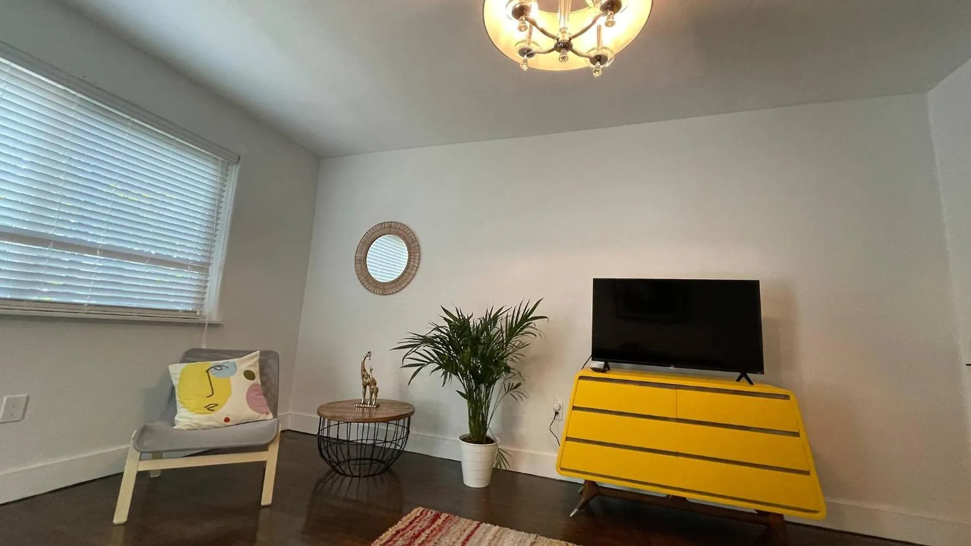 3 Bedroom With Backyard Oasis Daire *