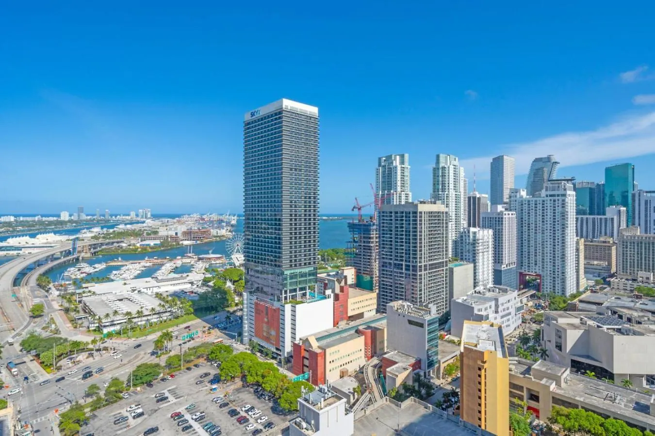 Bright And Breezy 1 Bed Unit With Water And Views Appartement *