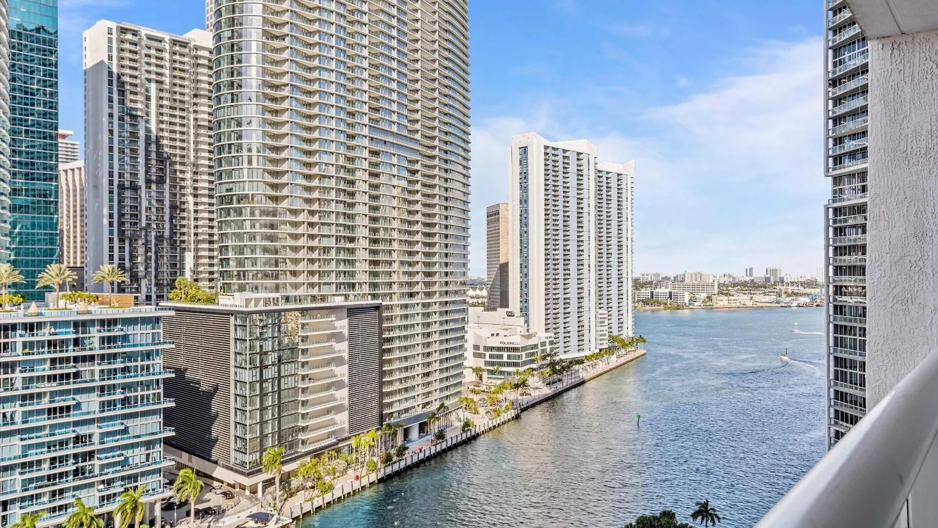 Large In W With Bay Views Apartman *