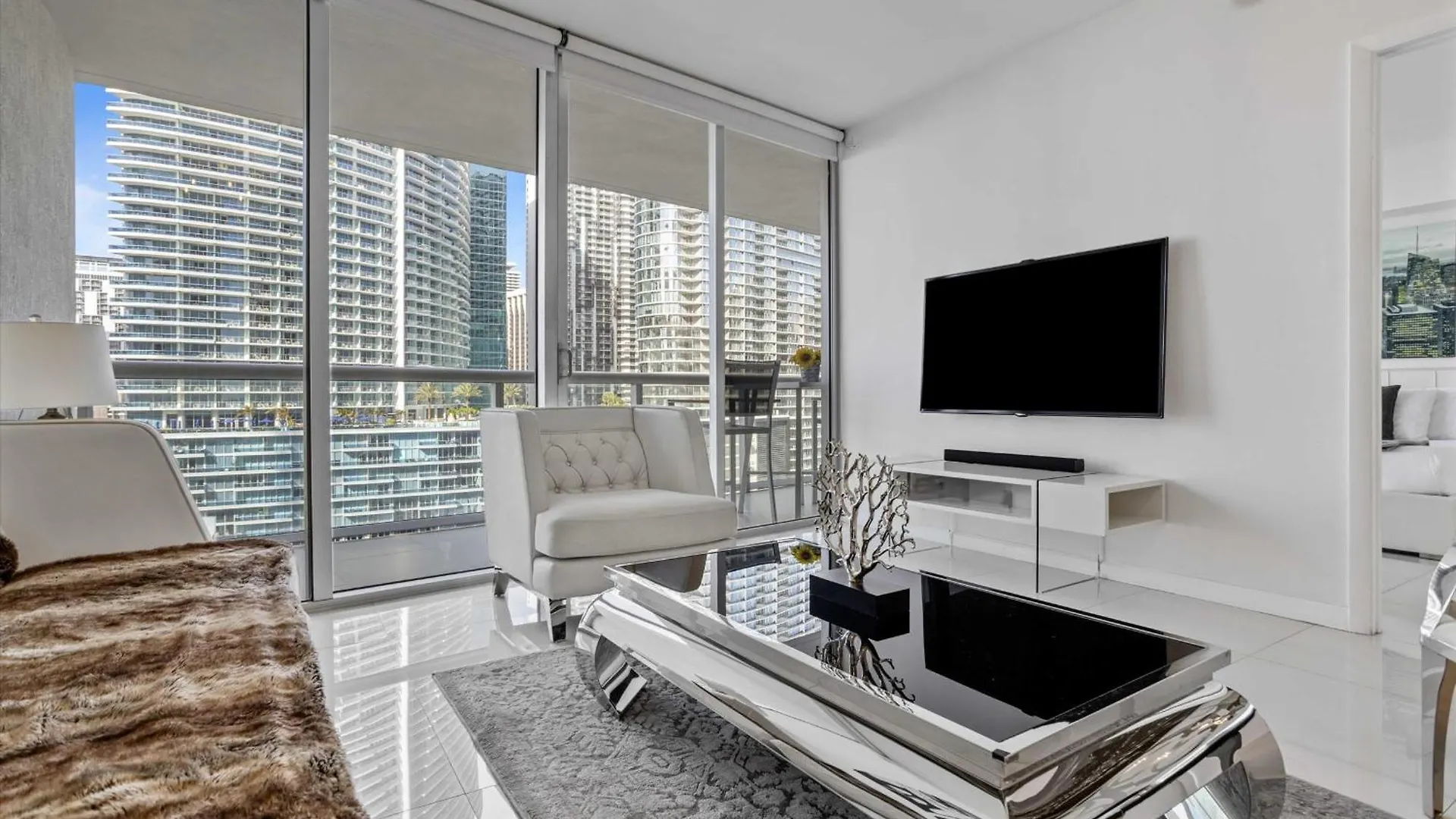 Large In W With Bay Views Apartman