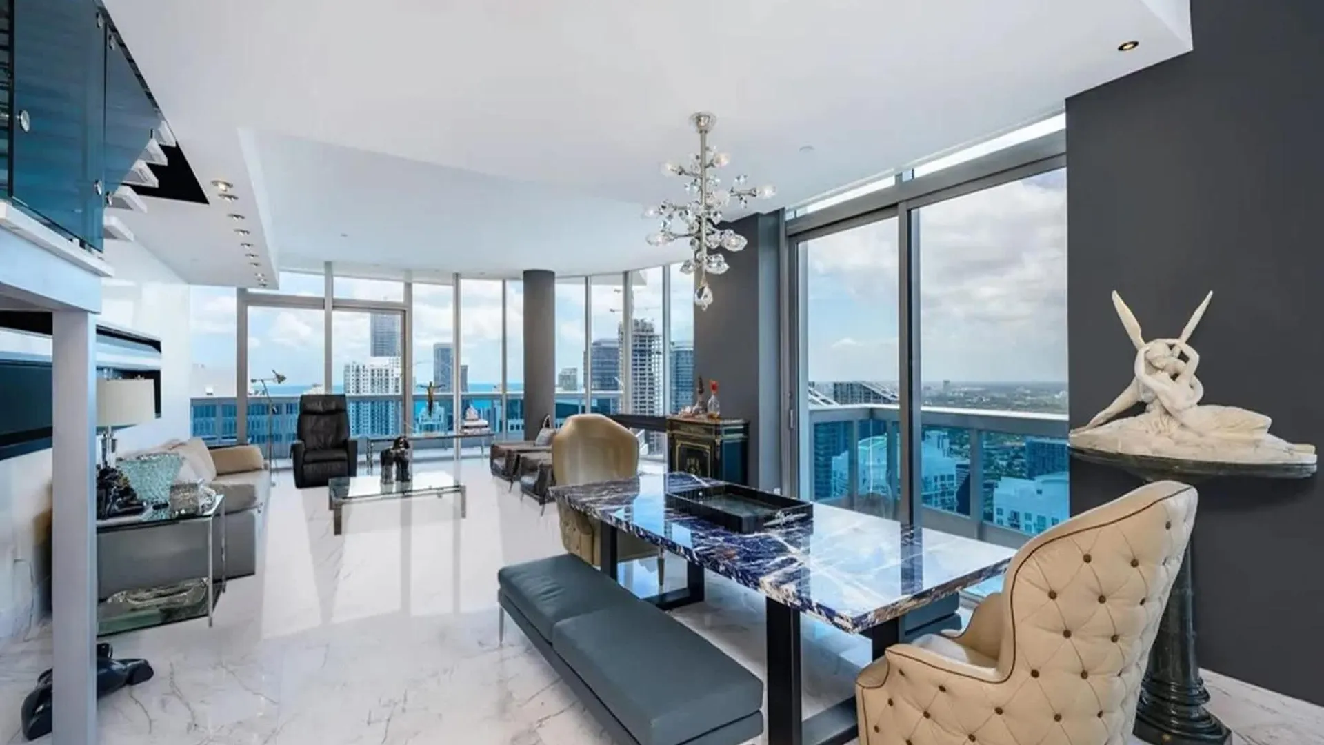 Apartment Penthouse With Bay Views In Downtown *