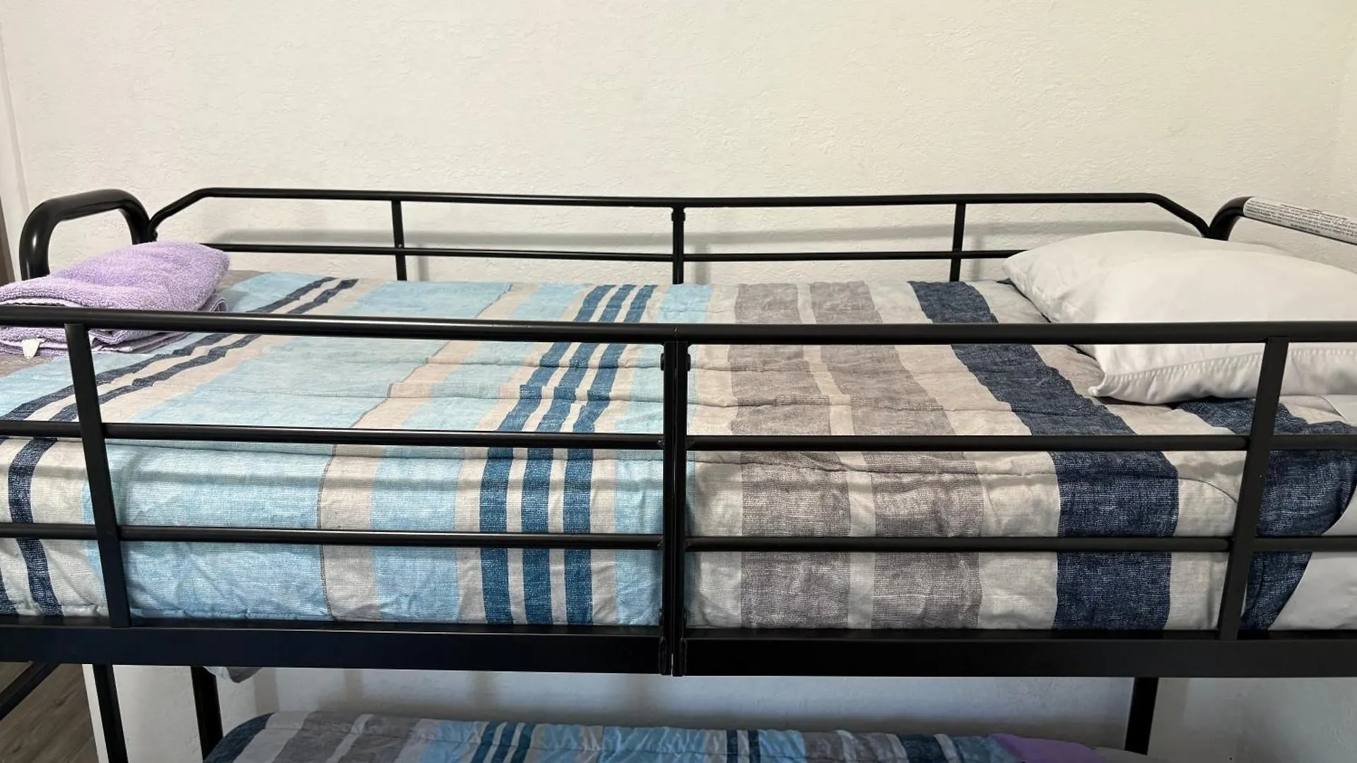 Hostel Coliving Shared House For Professionals *