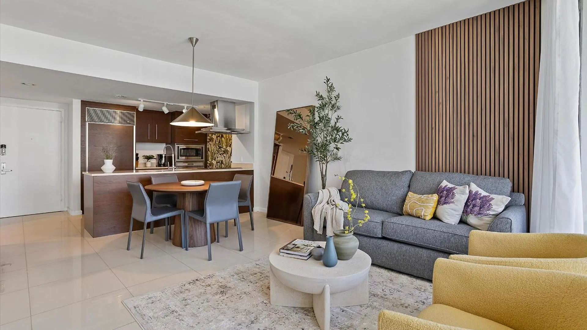 Large In W With Bay Views