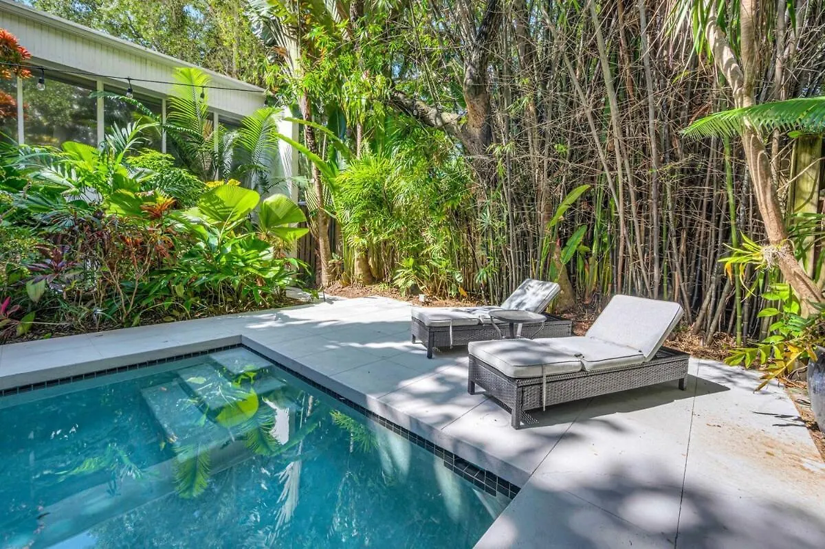 Wonderful Tropical Pool House Coconut Grove