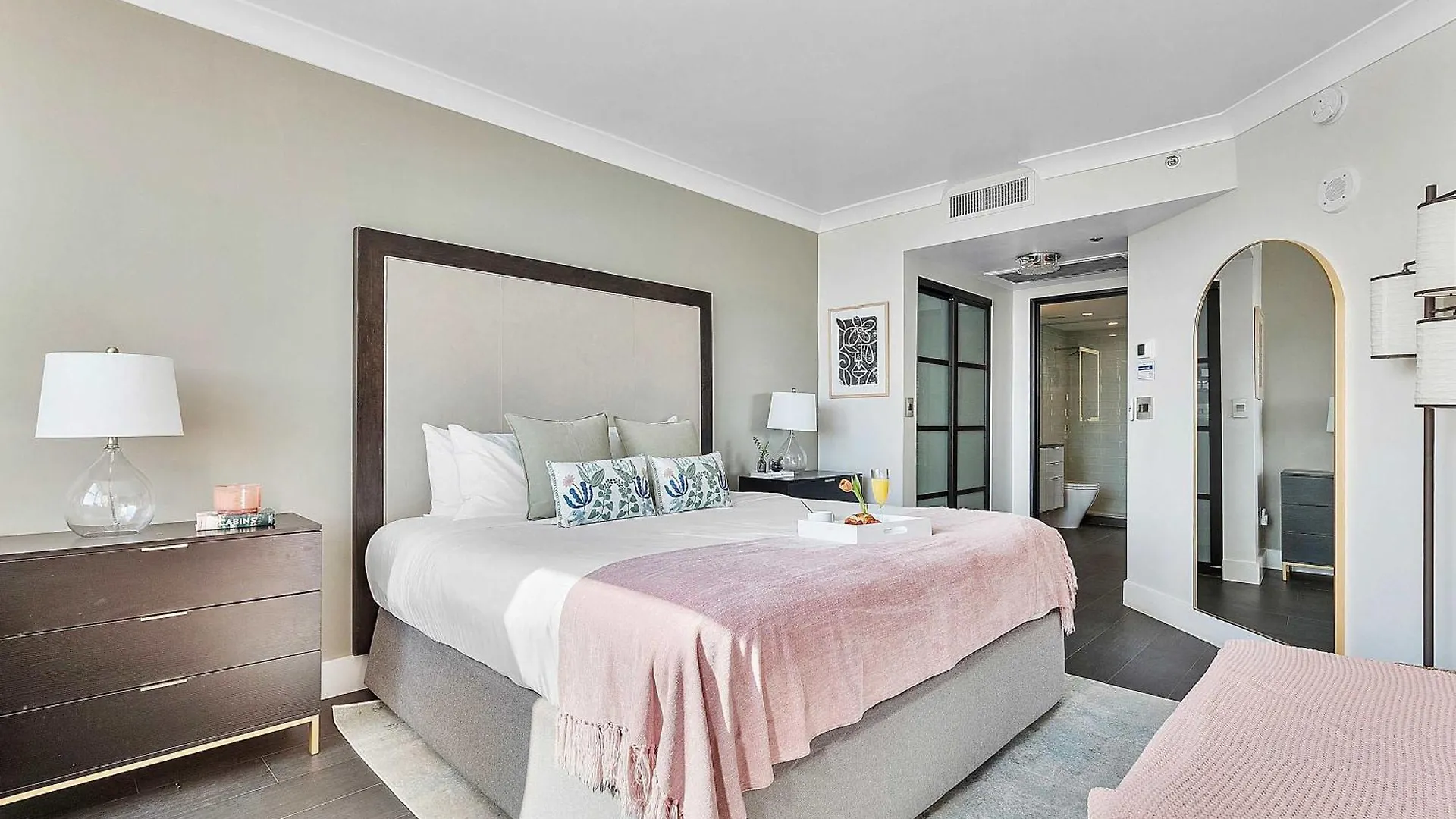 Appartement Mvr-bask In Luxury-right In Coconut Grove