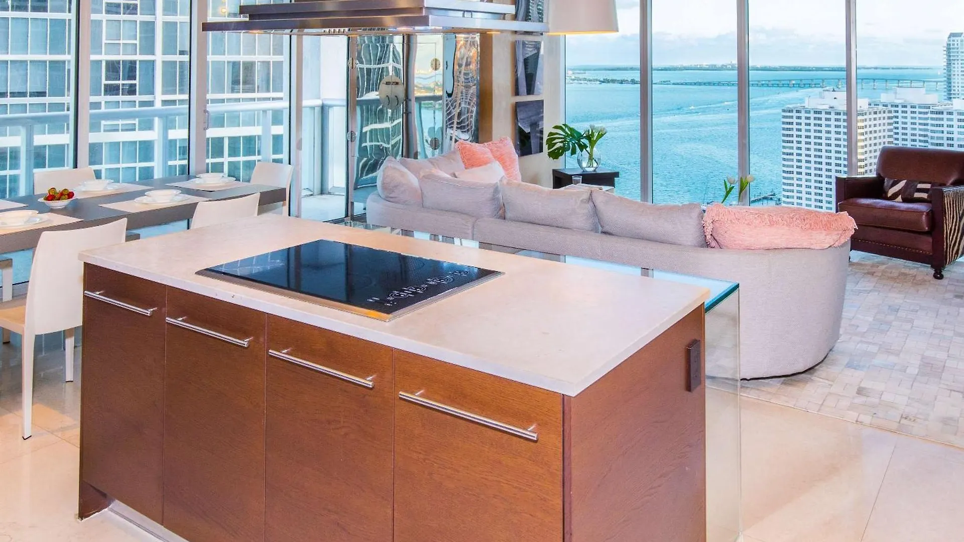 Mvr - Oceanfront Corner Balcony Luxe Μαϊάμι