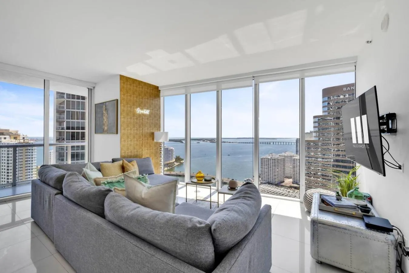 Wrap Around Bay View, W Luxury 2br 2ba, Pool, Spa, Free Gym Classes Casa vacanze