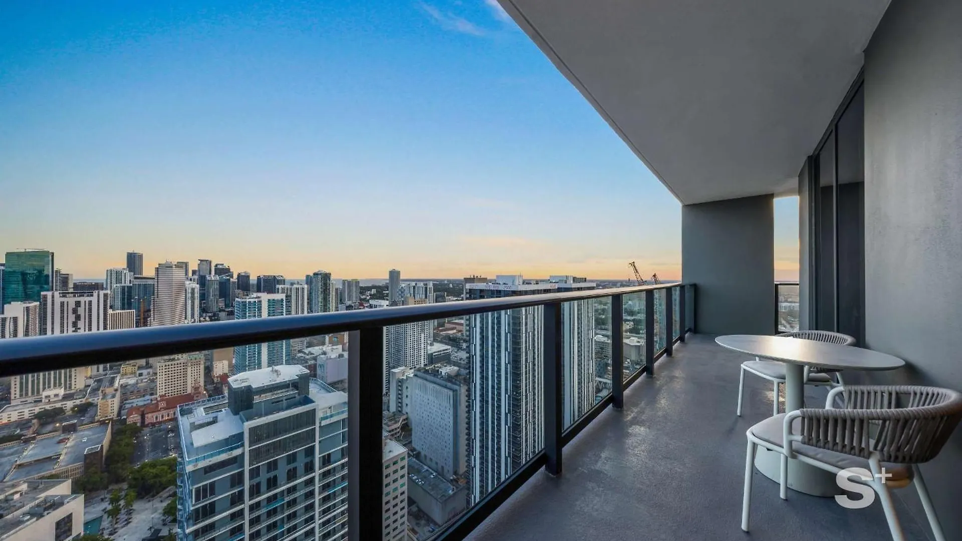Luxe 1-br With Stunning Downtown Views Apartamento Miami