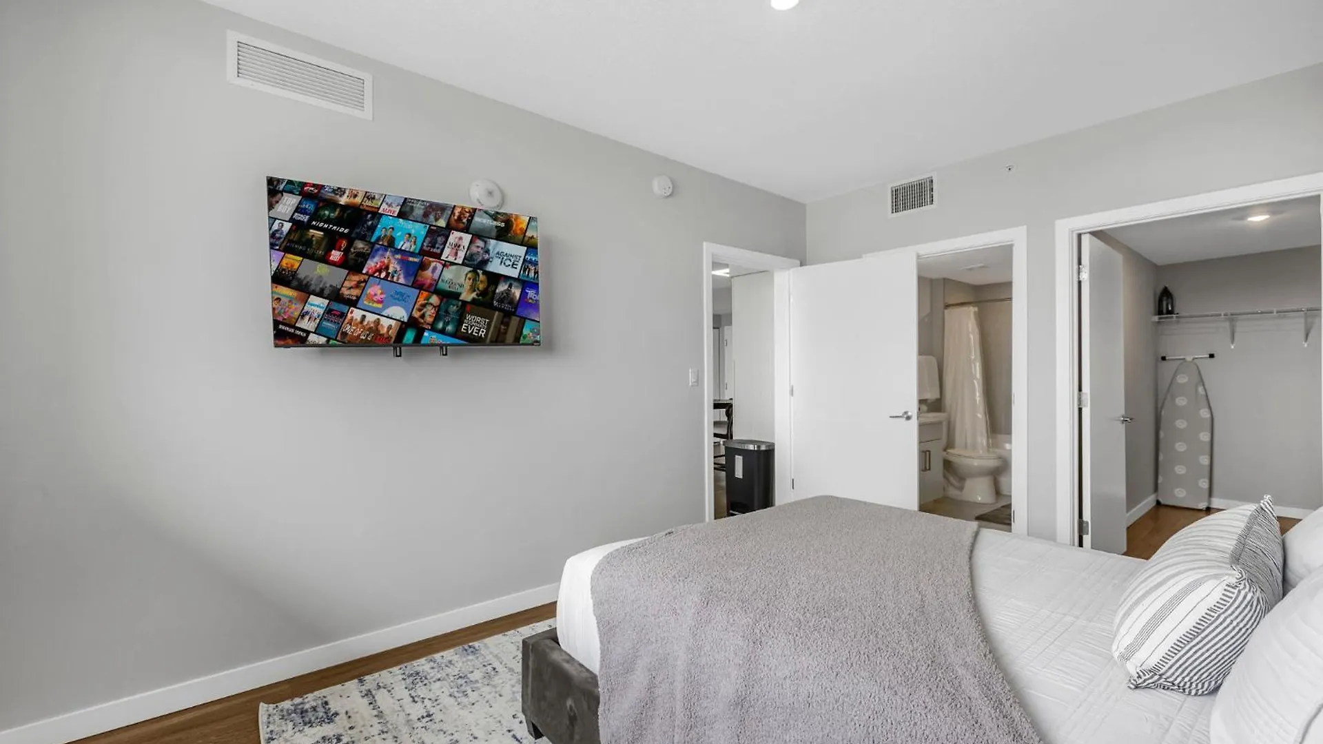 Upscale With Stunning Views & Pool Access * Miami