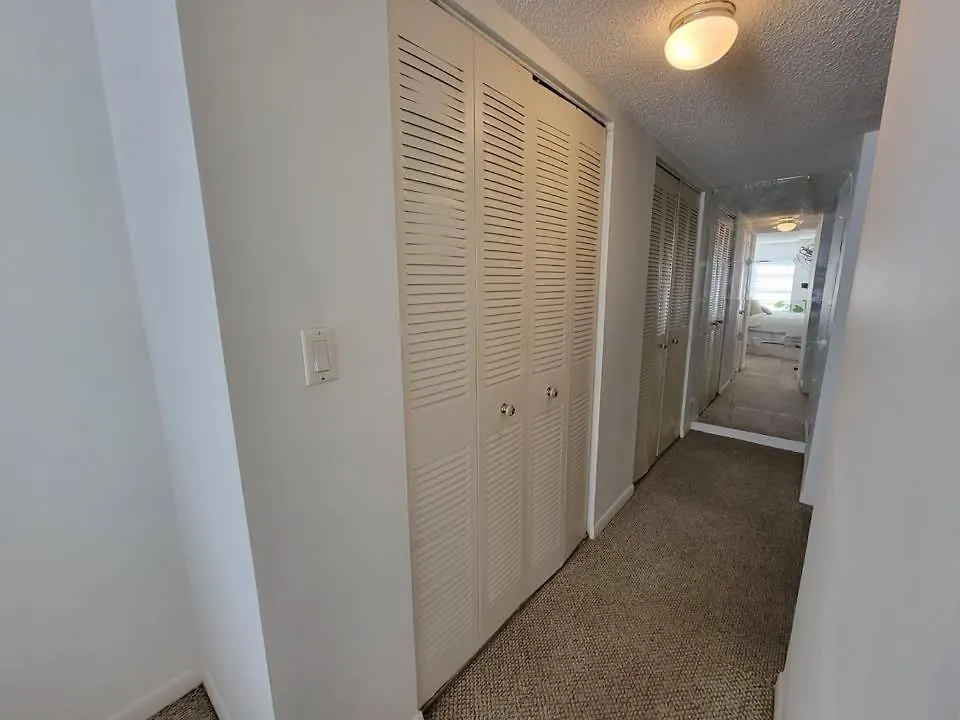 Outstanding 2bd-2ba In Key Biscayne Appartement