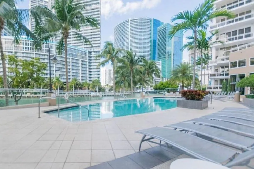 Modern With Bayfront Balcony In Prime Location Miami