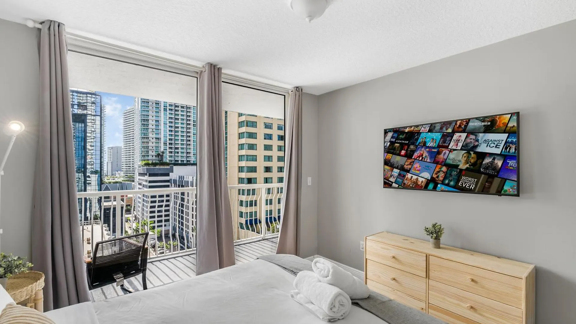 Luxurious 3br With Pool In Brickell