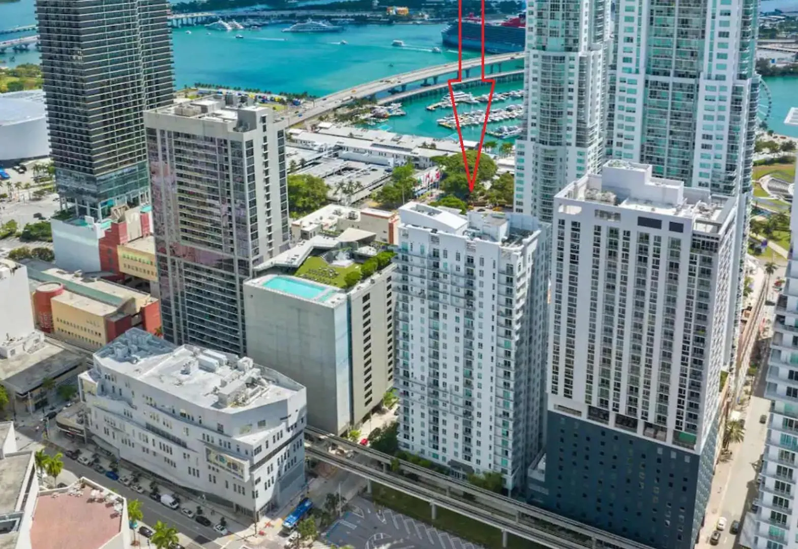Sky-high Oasis Large Pool & Gym * Miami
