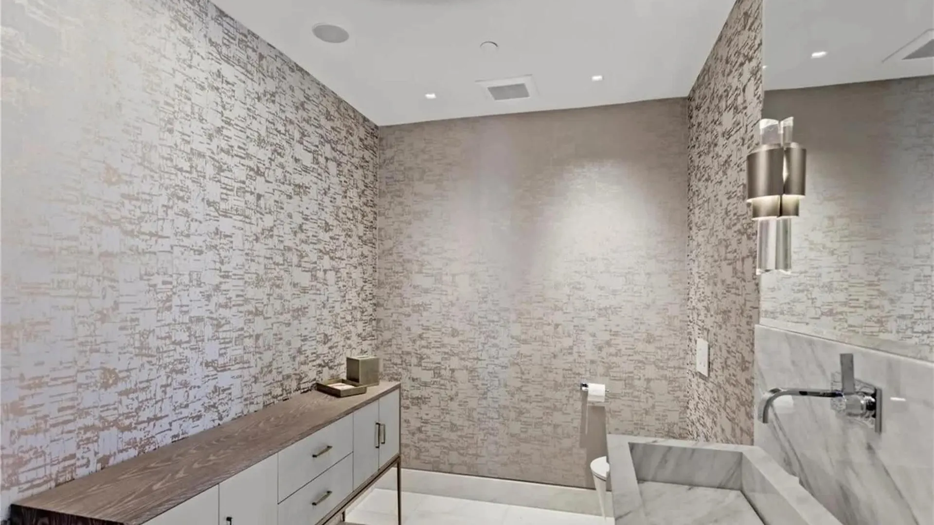 Sky With Exceptional Ocean And View Daire *