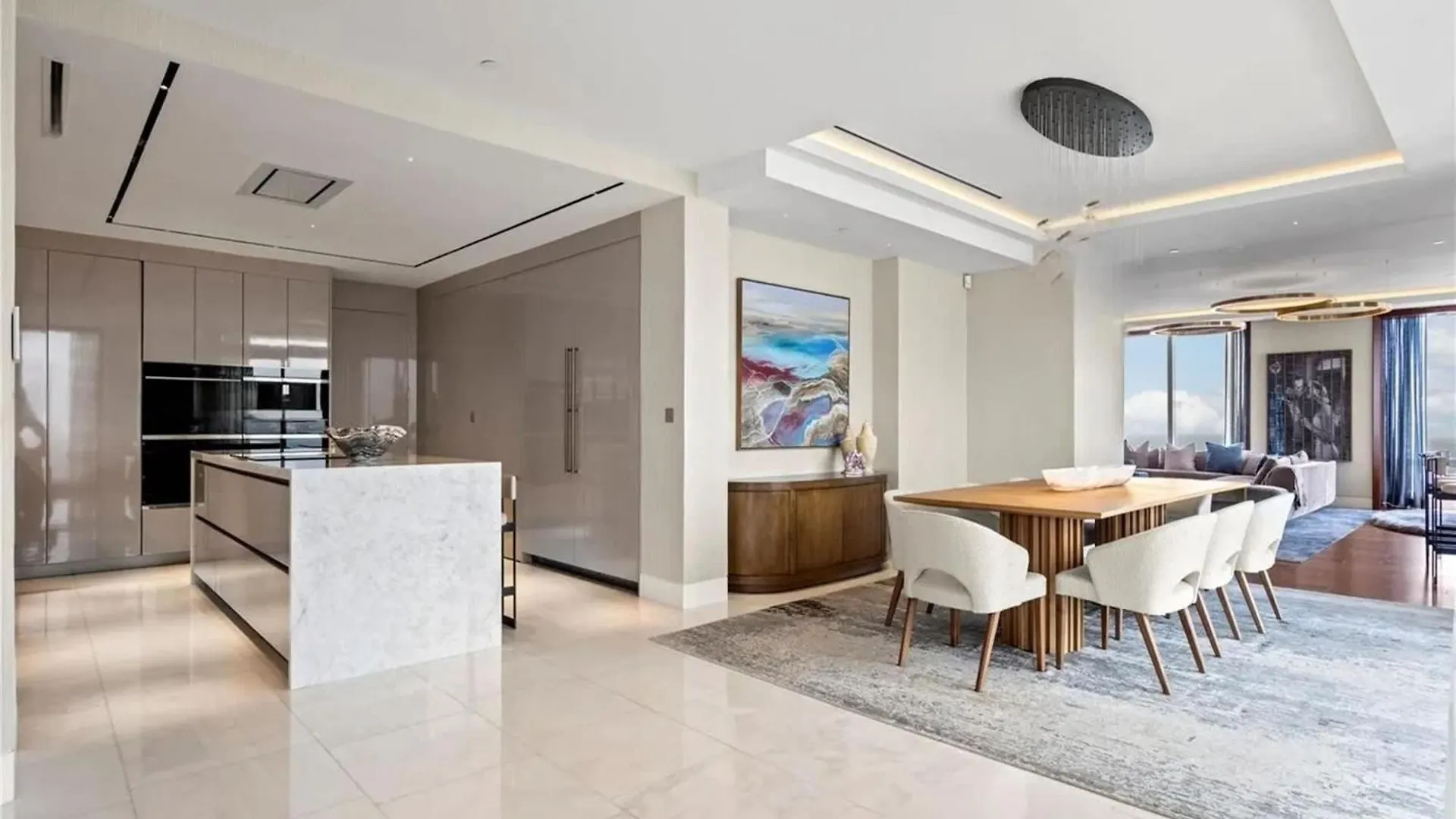 Sky With Exceptional Ocean And View Daire