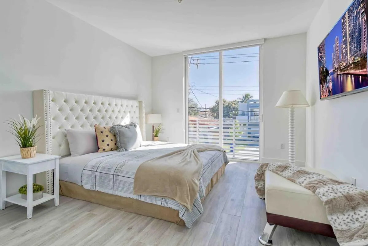 Modern Haven In Paradise W Heated Eco Pool 5b 4b Miami