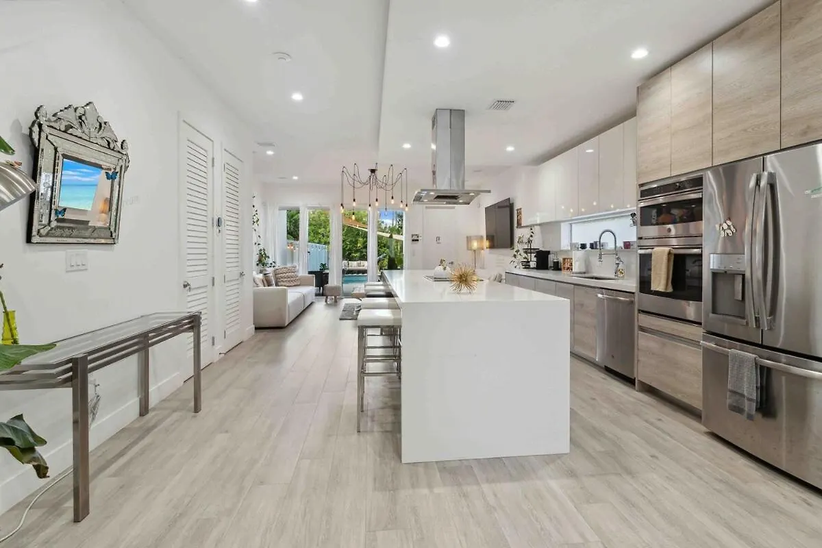Villa Modern Haven In Paradise W Heated Eco Pool 5b 4b Miami